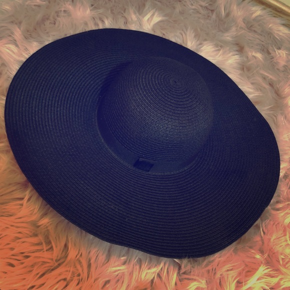 Forever 21 Accessories - Forever21 Beach Hat